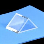 Cellule à fluorescence triangulaire en quartz,-Top-Open,-3-Fenêtres,-8ml,-Glued04